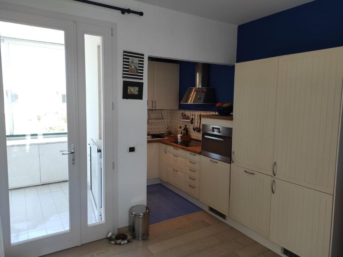Grazioso Appartamento Vicino Al Mare San Cataldo  Extérieur photo