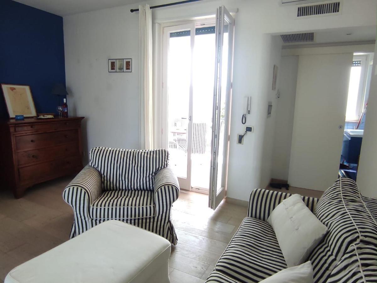 Grazioso Appartamento Vicino Al Mare San Cataldo  Extérieur photo